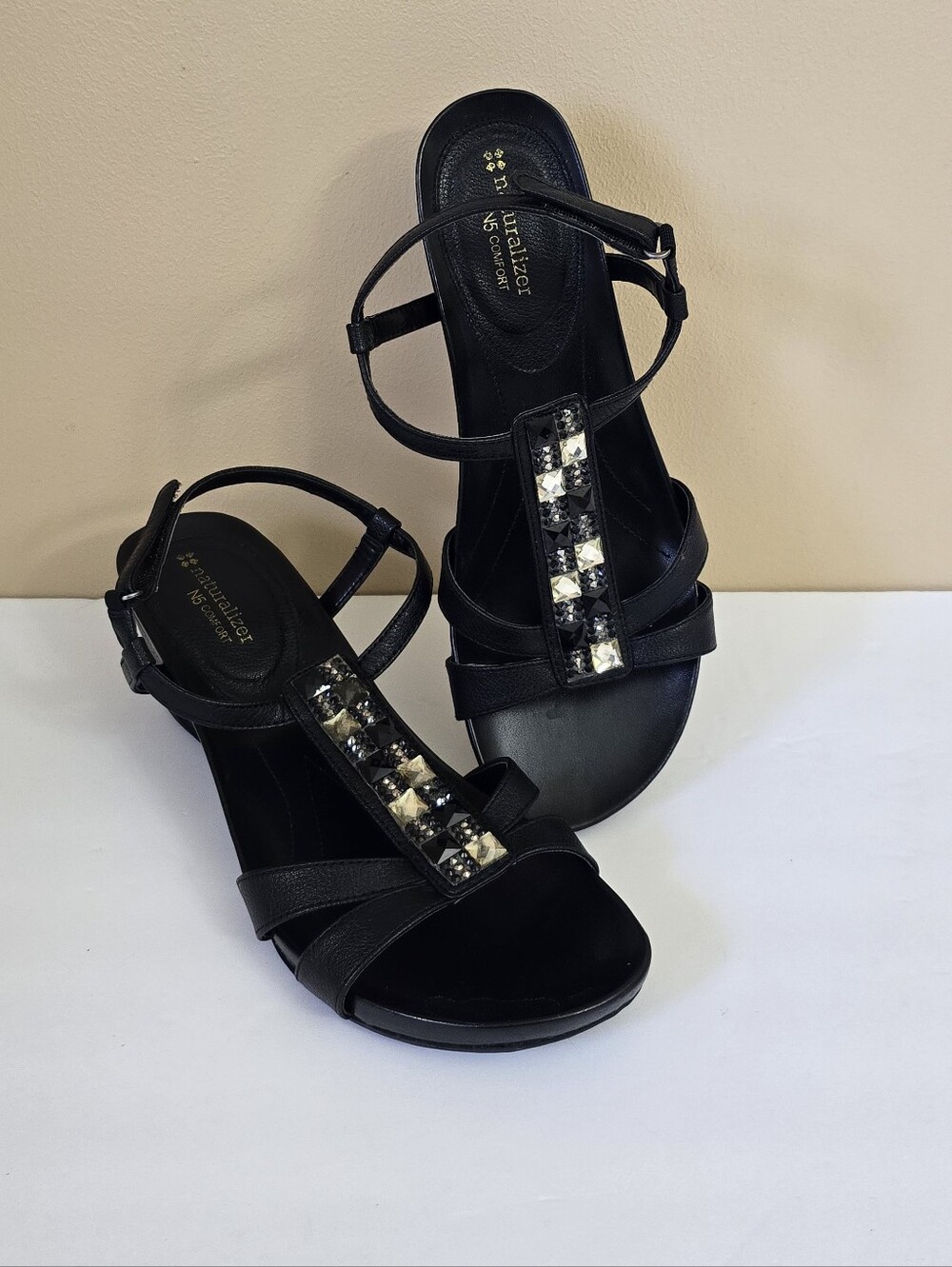 Naturalizer N5 Comfort Spirit Black Rhinestone Trim Wedge Strappy Sandal 9.5M